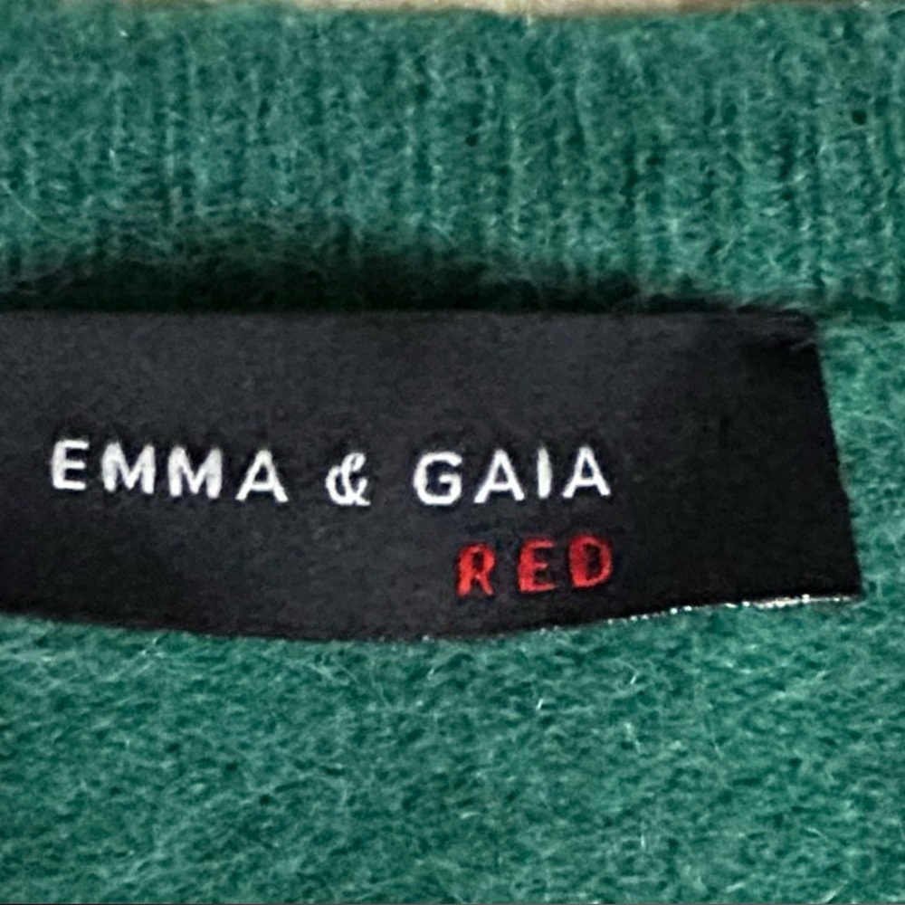 Emma & Gaia Green Button-Up Cardigan
32% wool , 32% alpaca, - Picture 4 of 5
